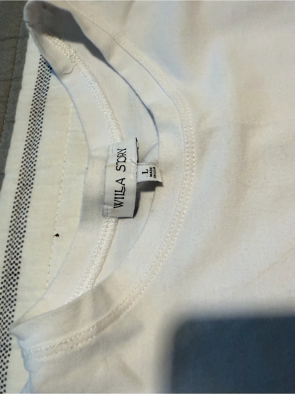 Willa story- white puffy sleeve top